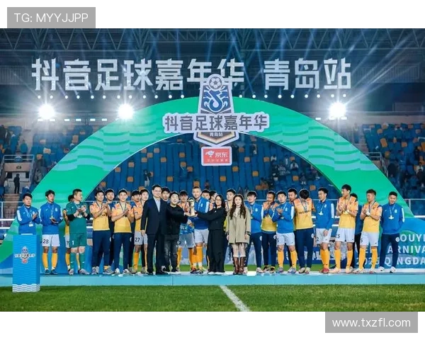 足球明星的技艺揭秘：他们如何在赛场上展现卓越的球技与团队合作